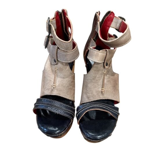 BedStu Leather Strappy Wooden Wedge Sandals With Buckle & Zip Closure 8 1/2 NWT - Picture 9 of 9